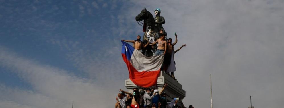 Chilenos repiensan sus monumentos tras el estallido social