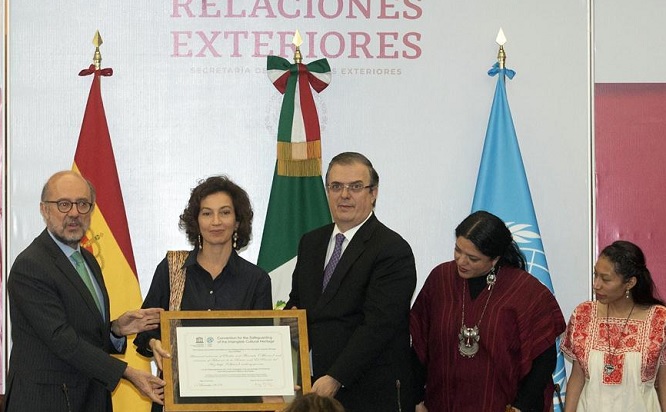 UNESCO entrega certificación de cerámica talavera de México y España como patrimonio cultural inmaterial