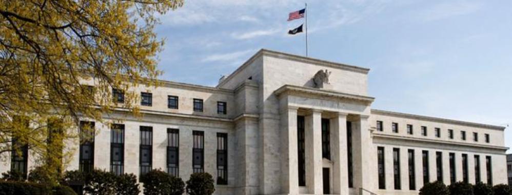 Fed baja las tasas de interés en una decisión de emergencia por el coronavirus