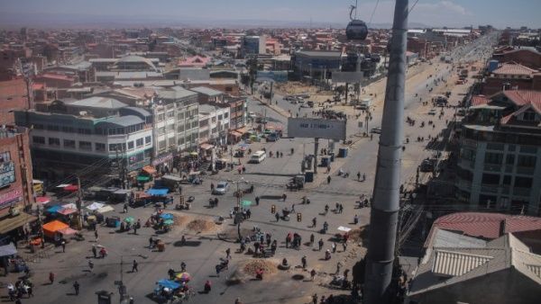Empresarios de Bolivia calculan pérdida de $us 100 millones por bloqueo de caminos