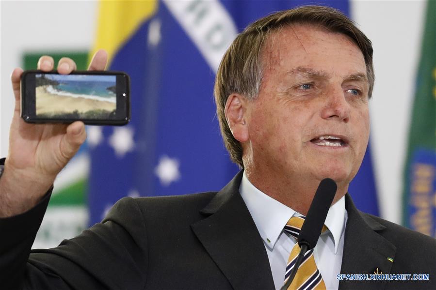  Sanciona presidente de Brasil normas que facilitan adquisición de vacunas contra COVID-19