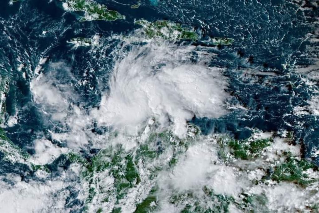 Huracán Iota sube a categoría 4 mientras avanza a Centroamérica