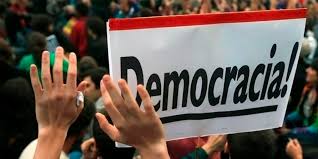 Democracia global ha retrocedido a nivel de tres décadas atrás, según informe