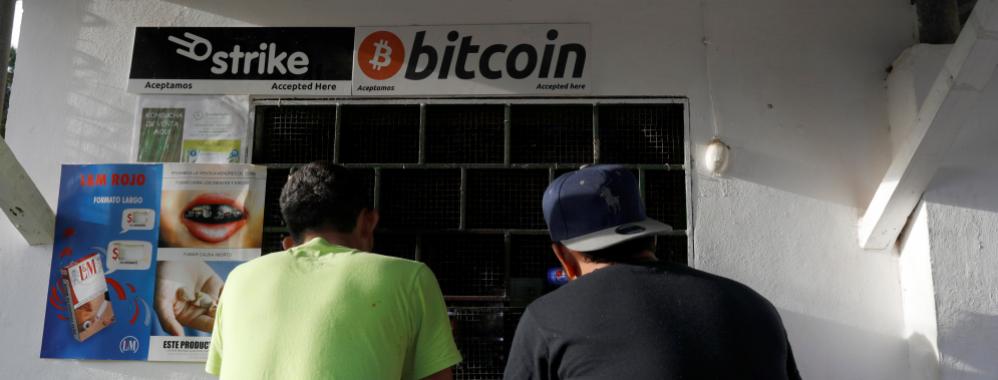 Costos de remesas son clave para la adopción del plan de adoptar el bitcoin en El Salvador, advierte el BCIE
