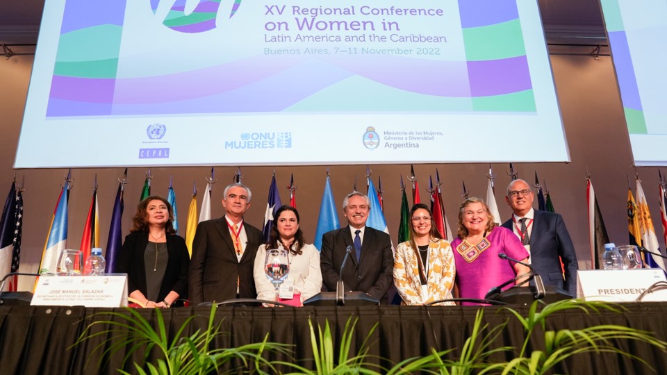 América Latina y el Caribe necesita transitar hacia una sociedad del cuidado para una recuperación sostenible con igualdad de género