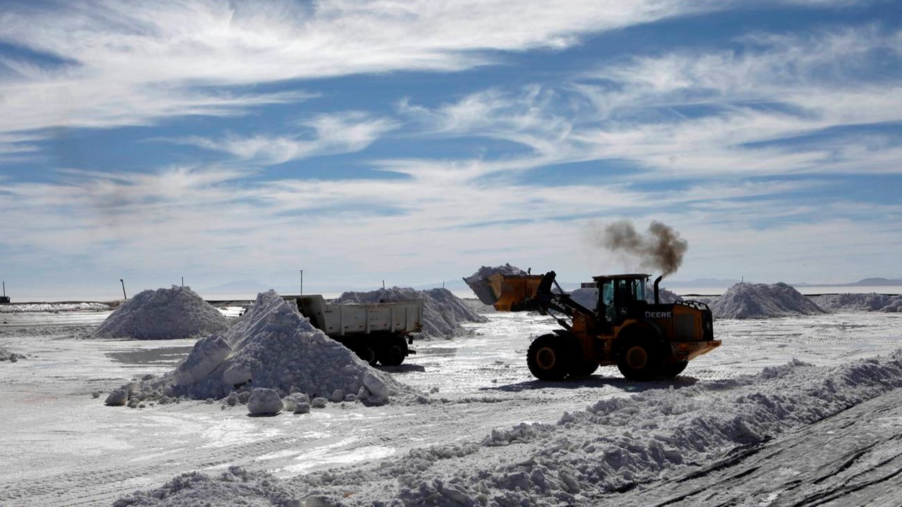Bolivia duplica valor exportaciones de carbonato de litio y cloruro de potasio entre enero y noviembre de 2022