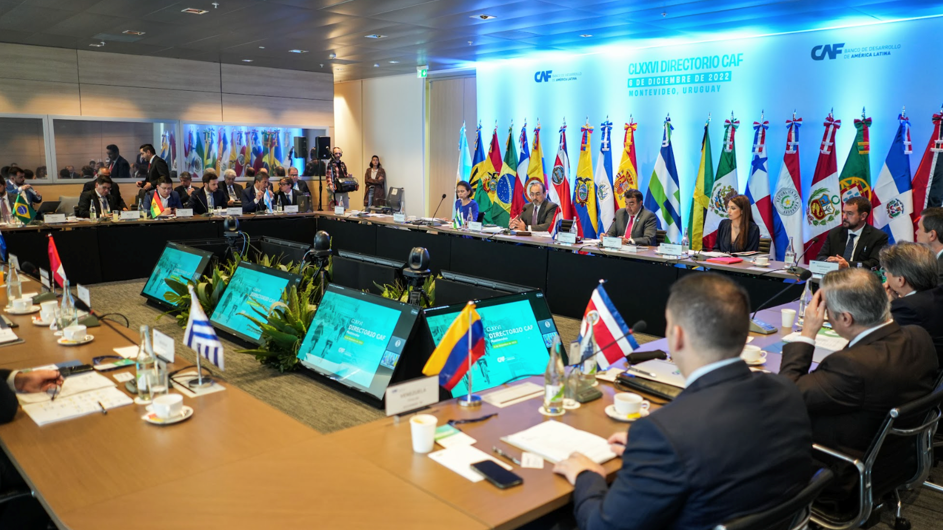 CAF promueve la reactivación de América Latina con proyectos en caminos rurales, energía, infraestructura social y Pymes 