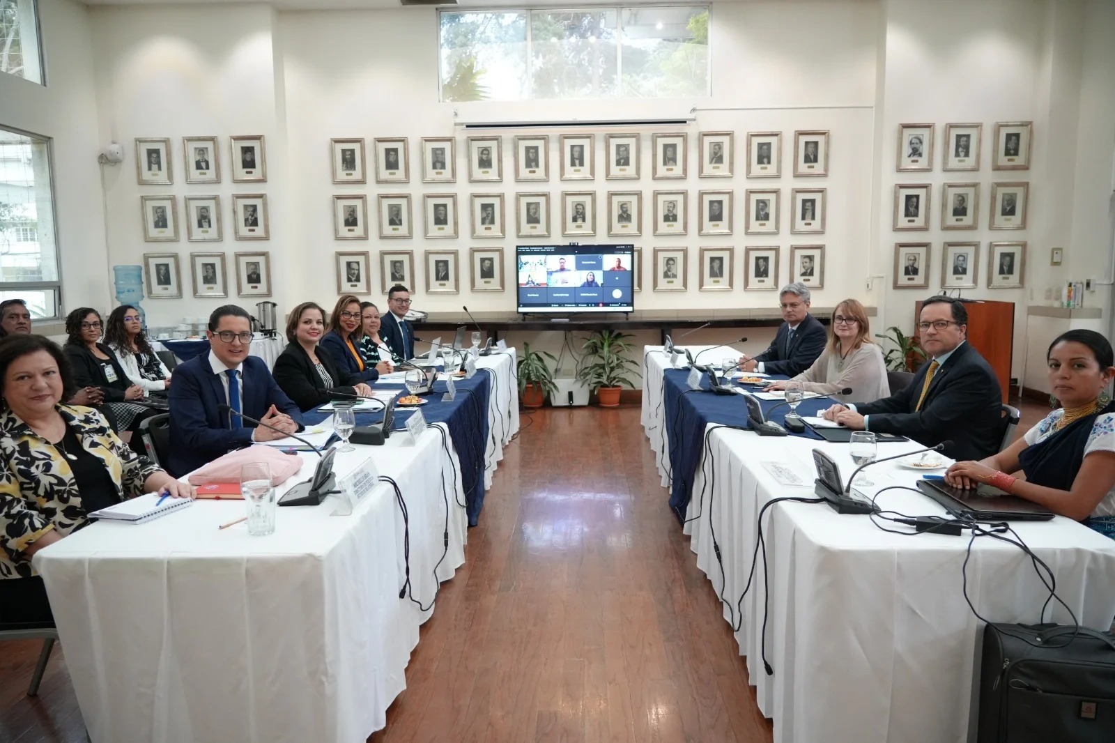 Guatemala y Ecuador planifican más cooperación