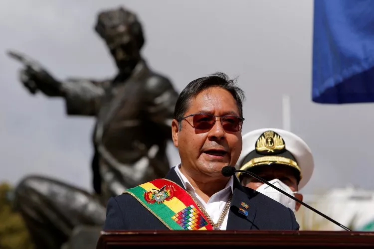 Presidente de Bolivia prevé poder exportar baterías de litio en 2026