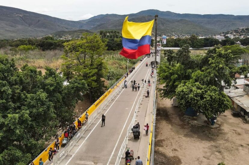  Comercio terrestre entre Colombia y Venezuela se recupera tras apertura de frontera común