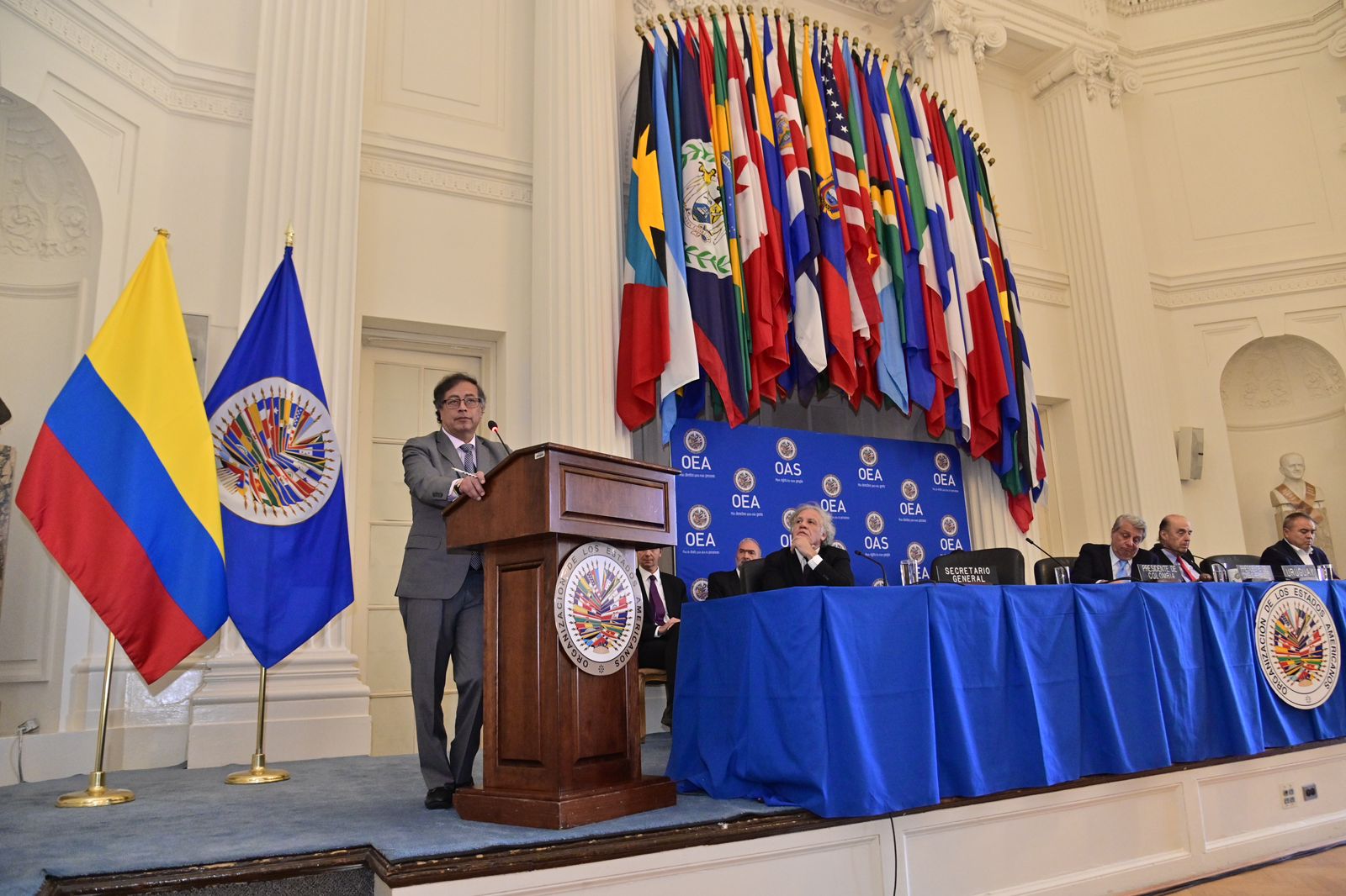 Colombia pide cambiar la carta democrática de la OEA para reintegrar a Cuba y Venezuela
