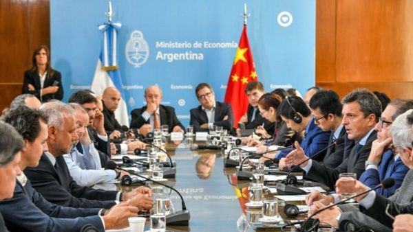 Argentina anuncia pago de importaciones chinas en yuanes