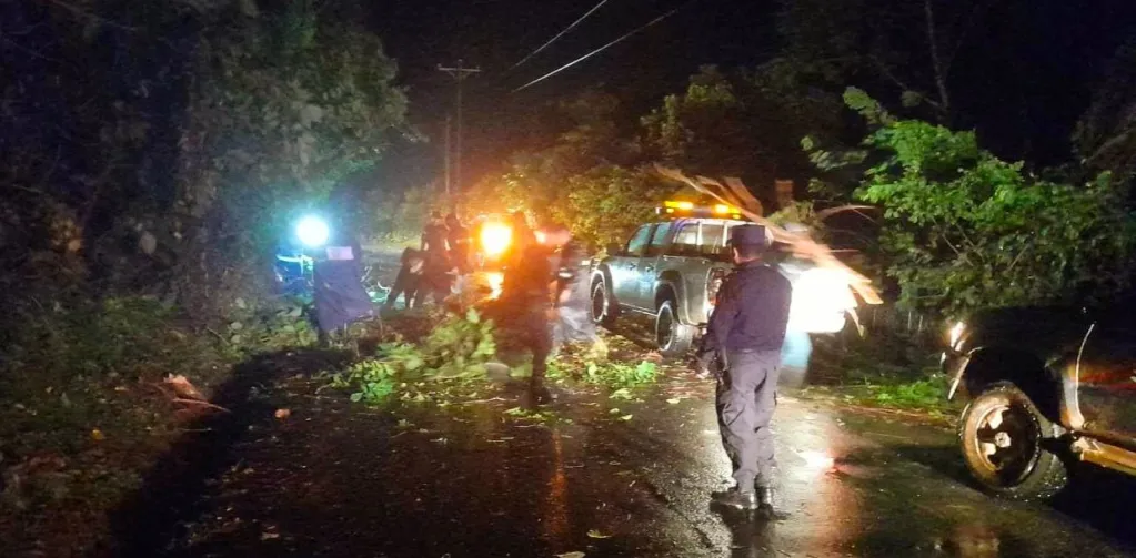 Honduras eleva a roja alerta en dos departamentos por efectos de tormenta tropical Pilar