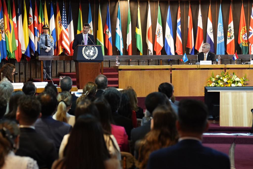 Presidente de Paraguay en la CEPAL llama al diálogo a los países de América Latina y el Caribe para ofrecer un continente de paz