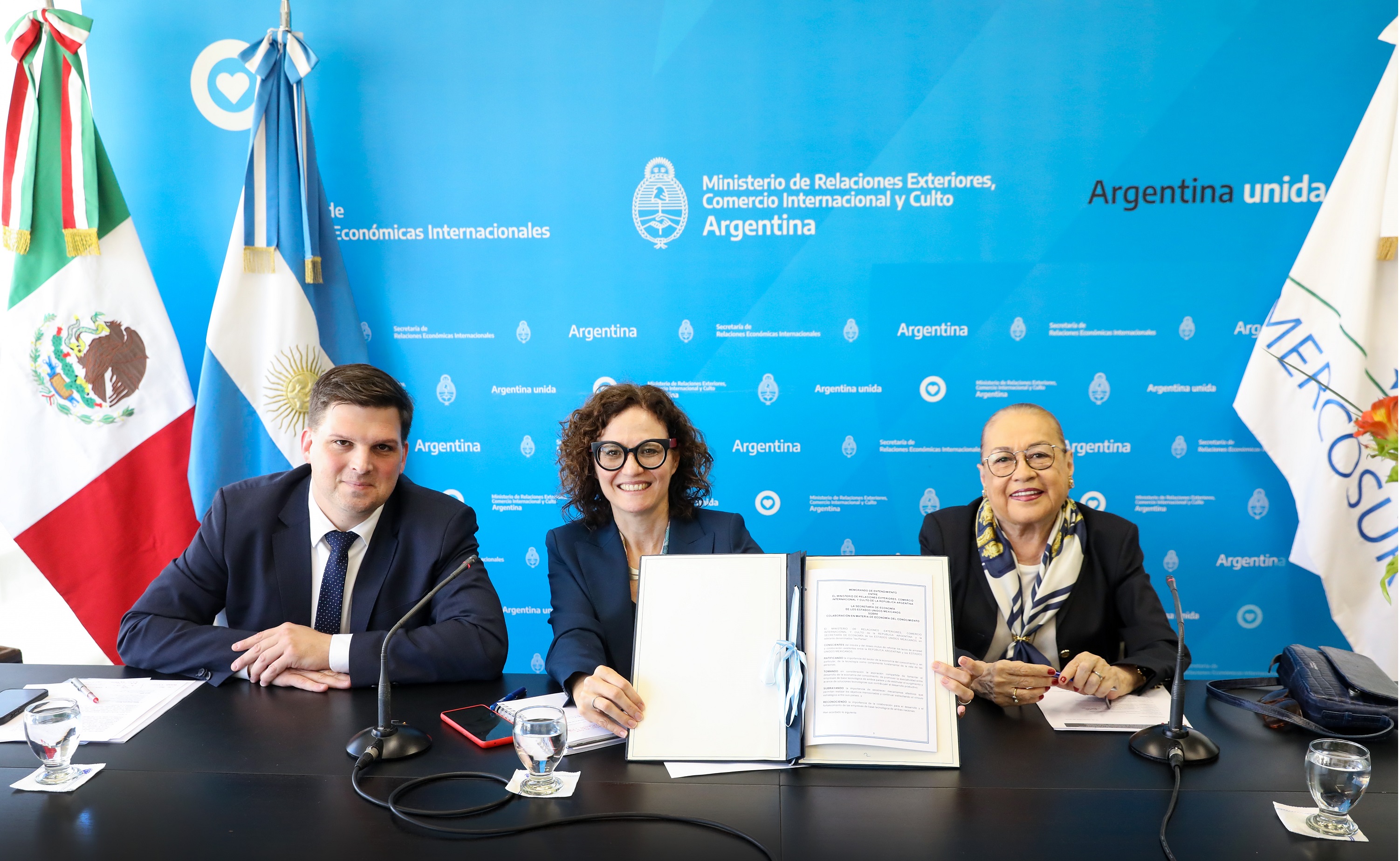 Argentina y México firman acuerdo sobre economía del conocimiento