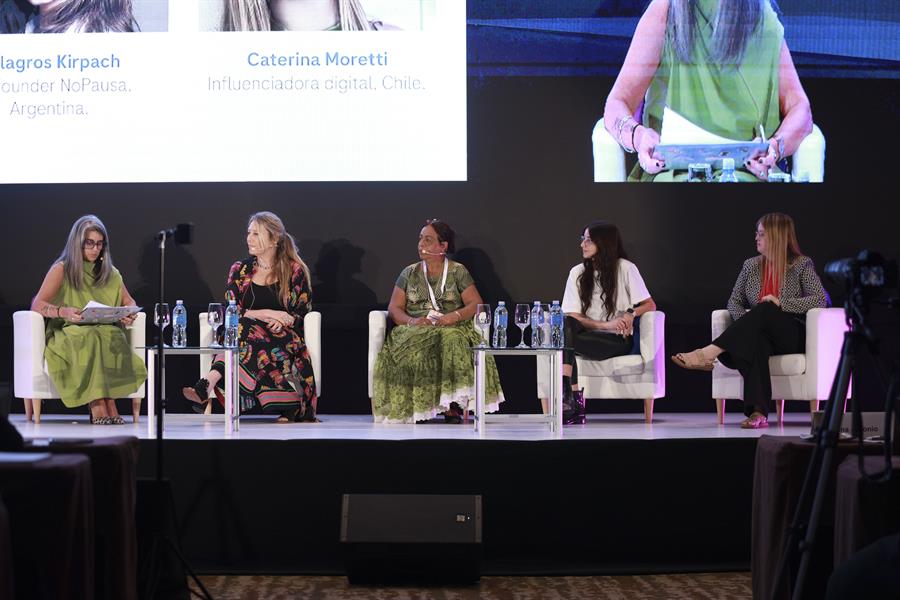 Crear comunidades es clave para cerrar brecha de atención en mujeres en Latinoamérica