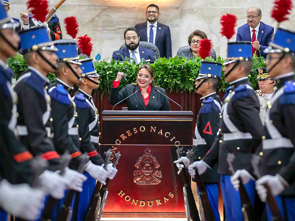  Xiomara Castro apuesta por la refundación de Honduras