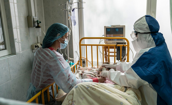 OPS insta a proteger más al personal de enfermería ante aumento de Covid-19 en América