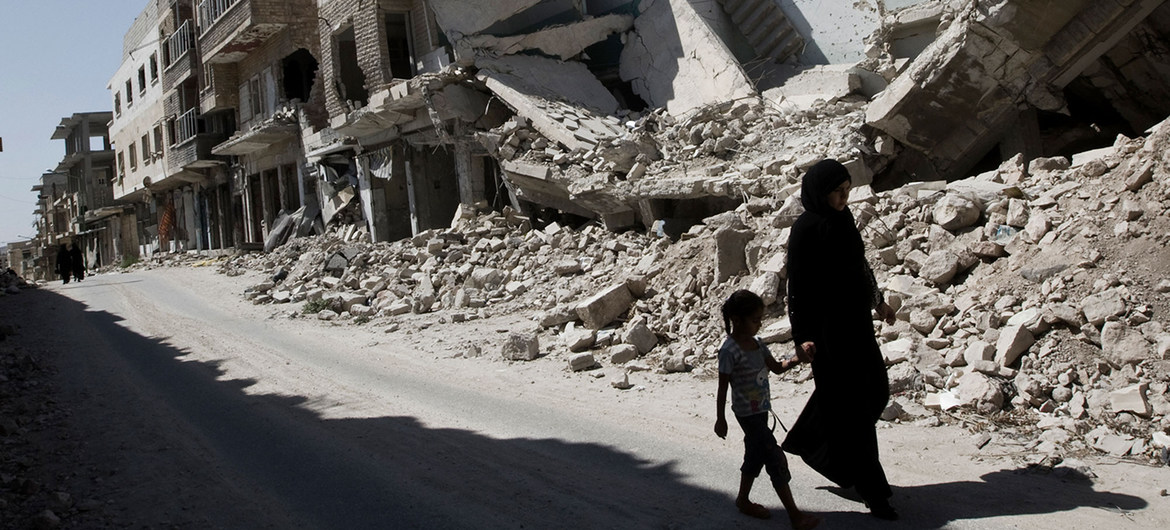 Siria: Los civiles siguen sufriendo asedio y amenazas tras una década de guerra