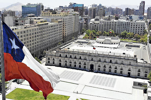 Presenta en Chile proyecto de ley para promover almacenamiento de energía eléctrica y electromovilidad
