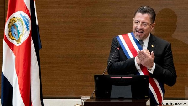 Rodrigo Chaves asume Presidencia de Costa Rica