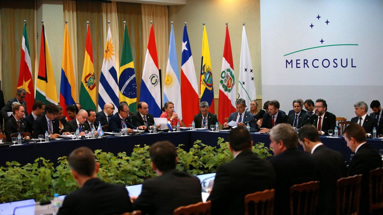 La UE contacta a Brasil para retomar negociación comercial con Mercosur