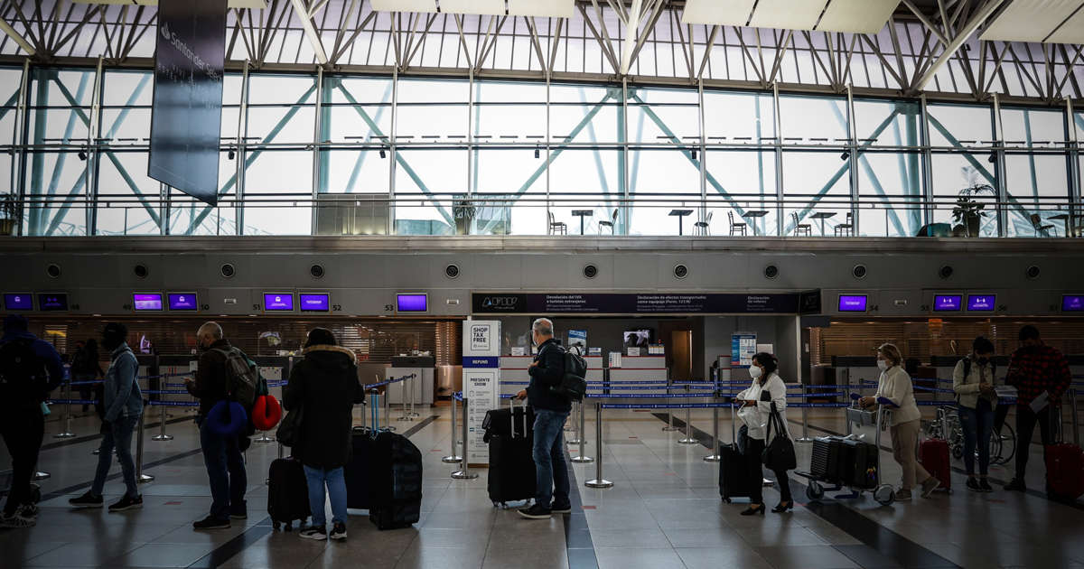 Llegada de turistas a Argentina por vía aérea internacional aumentó 320,3% interanual