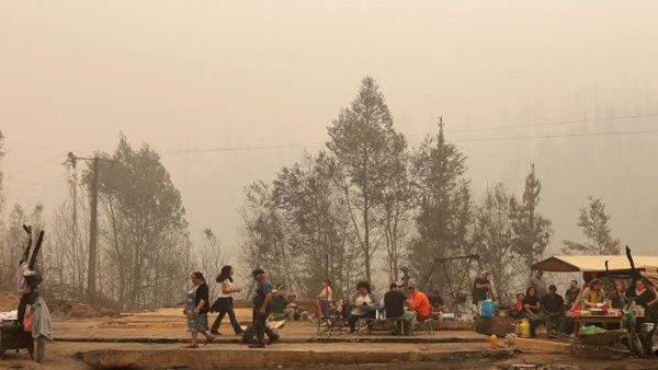Latinoamérica envía ayuda a Chile para enfrentar incendios que dejan 24 víctimas fatales