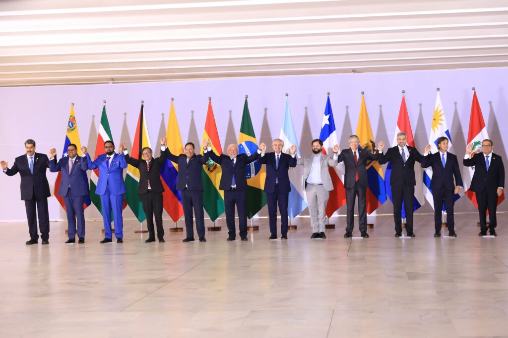La integración de Sudamérica, compromiso de la cumbre en Brasilia