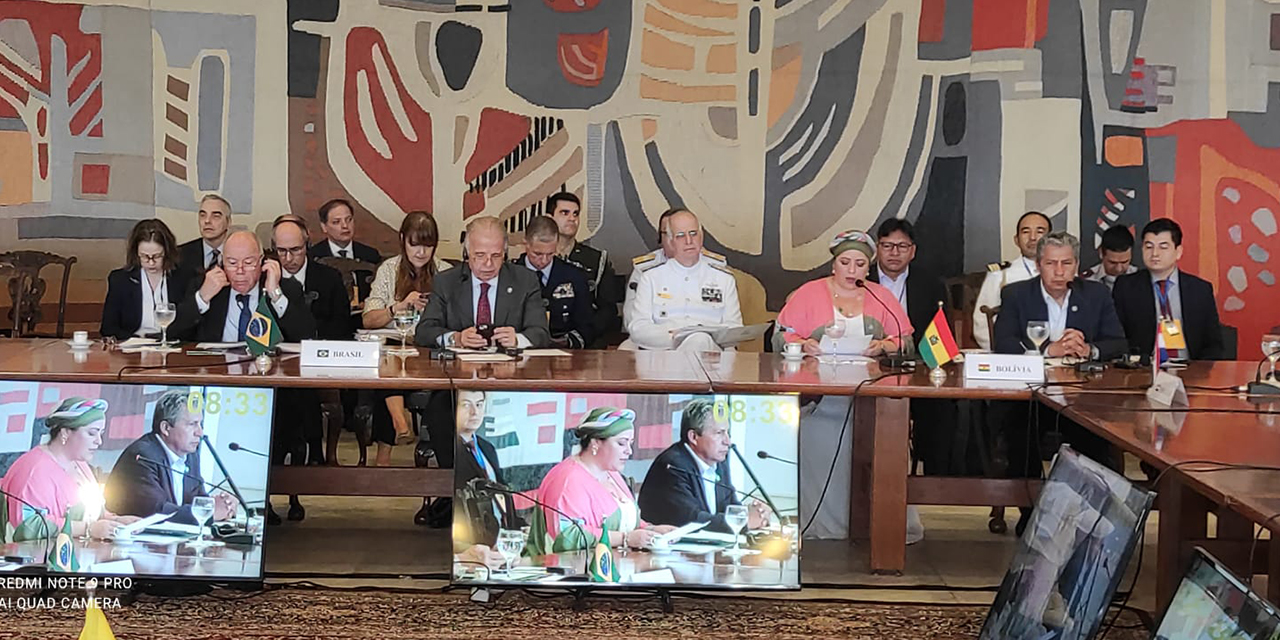 Bolivia propone "comando conjunto" regional para emergencias en encuentro sudamericano