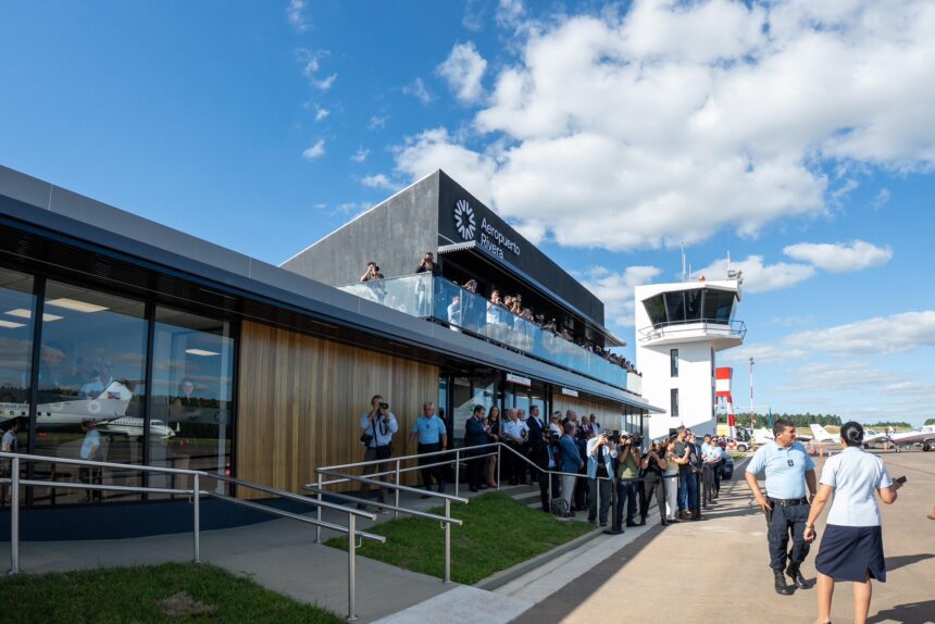 Uruguay y Brasil inauguran el primer aeropuerto binacional de América Latina