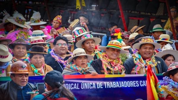 Pueblos originarios de Bolivia festejan el Anata Andino en Oruro