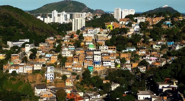 Índices de pobreza bajan en Brasil, según estudio local