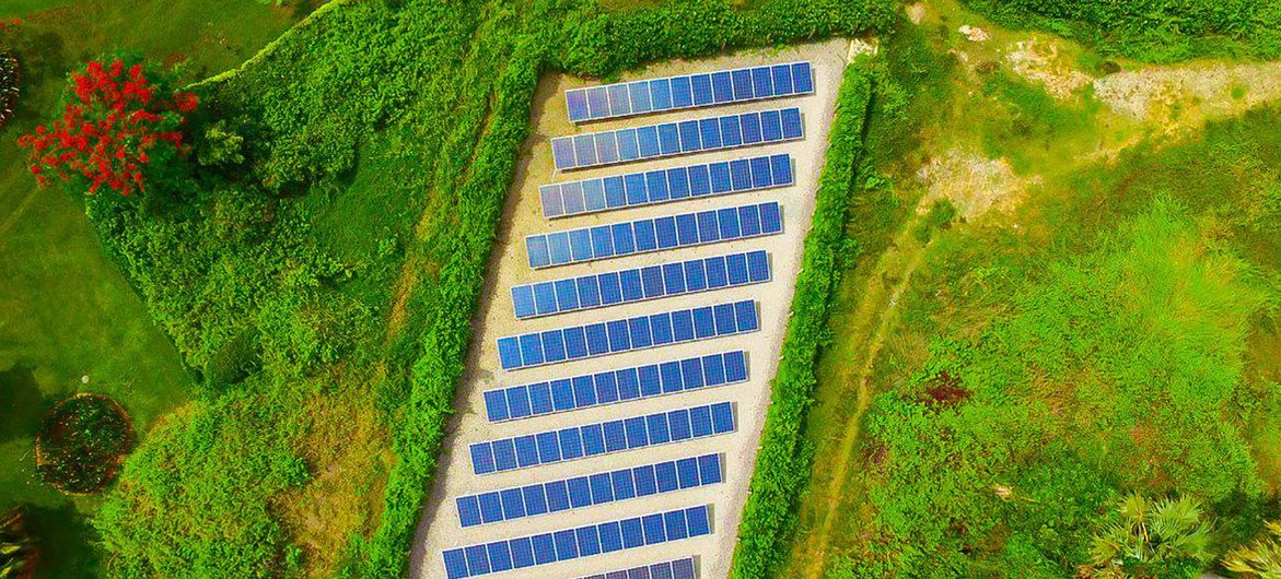 En Camboya se utilizan paneles solares para ayudar a satisfacer la demanda de energía del país